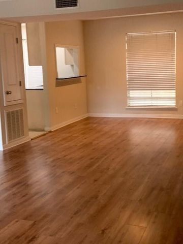 3700 W Clay Street 227, Houston, TX 77019