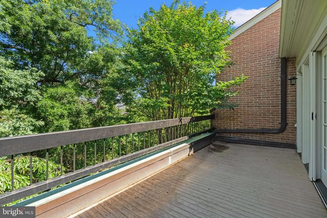 4422 WESTOVER PL NW, Washington, DC 20016