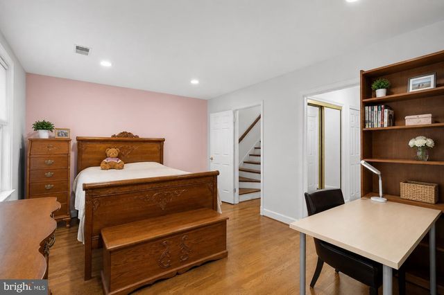 4422 WESTOVER PL NW, Washington, DC 20016