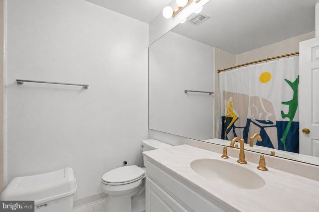 4422 WESTOVER PL NW, Washington, DC 20016