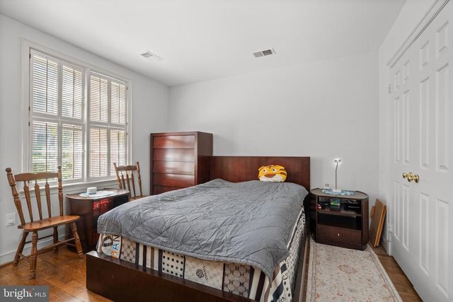 4422 WESTOVER PL NW, Washington, DC 20016