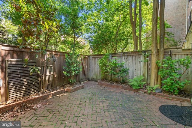 4422 WESTOVER PL NW, Washington, DC 20016