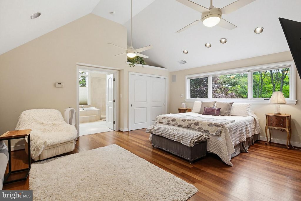 Image 22 of property listing at 6 FAITH CT, Damascus, MD 20872