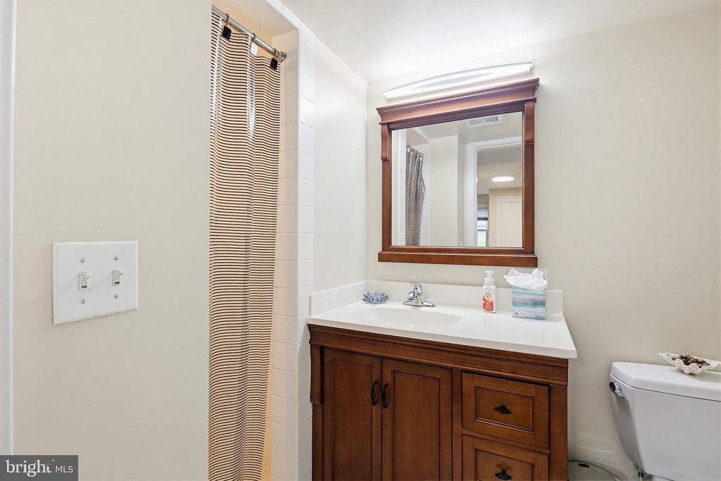 Image 37 of property listing at 6 FAITH CT, Damascus, MD 20872