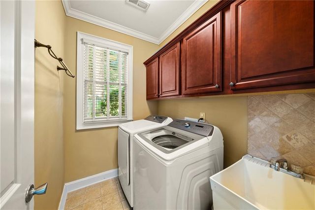 4095 Hill House Road SW, Smyrna, GA 30082