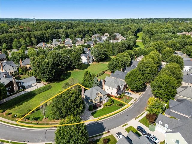 4095 Hill House Road SW, Smyrna, GA 30082
