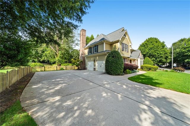 4095 Hill House Road SW, Smyrna, GA 30082