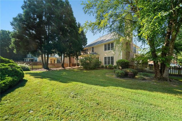 4095 Hill House Road SW, Smyrna, GA 30082