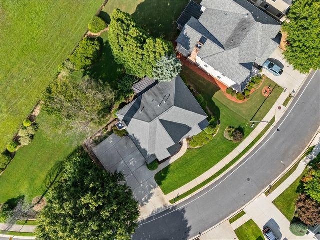 4095 Hill House Road SW, Smyrna, GA 30082