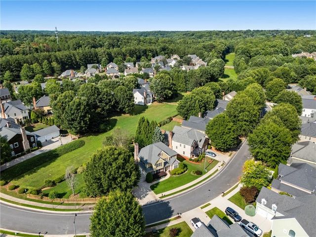 4095 Hill House Road SW, Smyrna, GA 30082