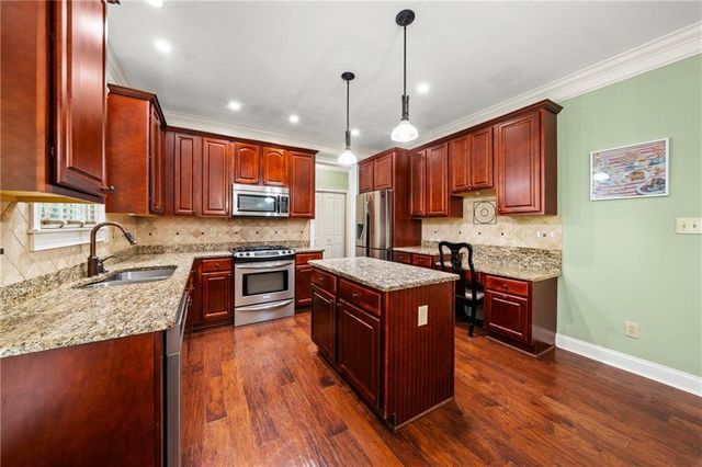 4095 Hill House Road SW, Smyrna, GA 30082