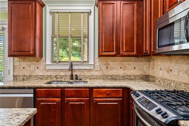 4095 Hill House Road SW, Smyrna, GA 30082