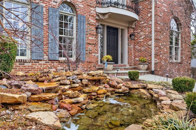 12897 Thornhill Court, Town And Country, MO 63131