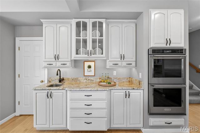 12897 Thornhill Court, Town And Country, MO 63131