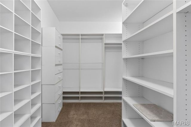 12897 Thornhill Court, Town And Country, MO 63131