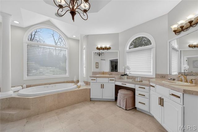 12897 Thornhill Court, Town And Country, MO 63131