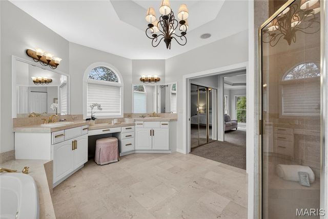 12897 Thornhill Court, Town And Country, MO 63131