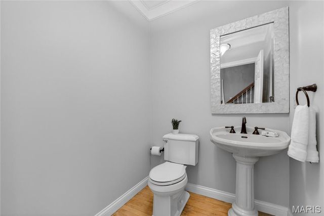 12897 Thornhill Court, Town And Country, MO 63131