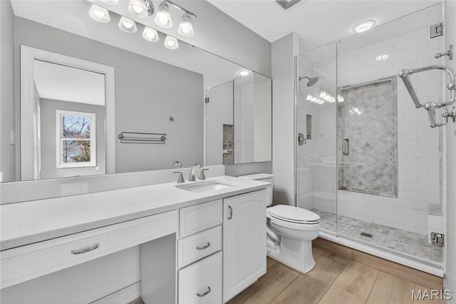 12897 Thornhill Court, Town And Country, MO 63131