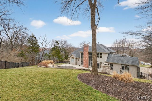 12897 Thornhill Court, Town And Country, MO 63131