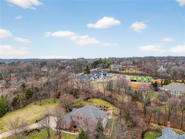 12897 Thornhill Court, Town And Country, MO 63131