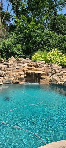 12897 Thornhill Court, Town And Country, MO 63131