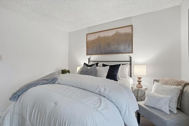 101 Piccadilly Place D, San Bruno, CA 94066