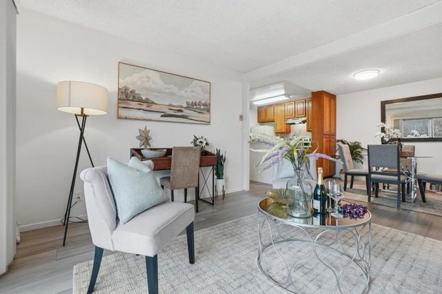 101 Piccadilly Place D, San Bruno, CA 94066