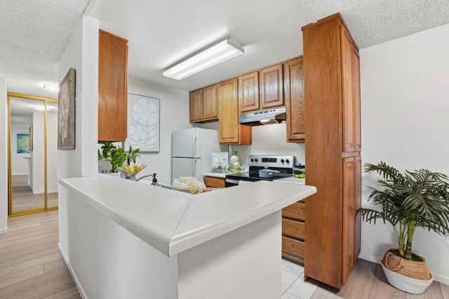 101 Piccadilly Place D, San Bruno, CA 94066