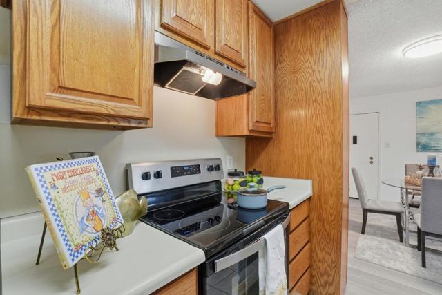 101 Piccadilly Place D, San Bruno, CA 94066