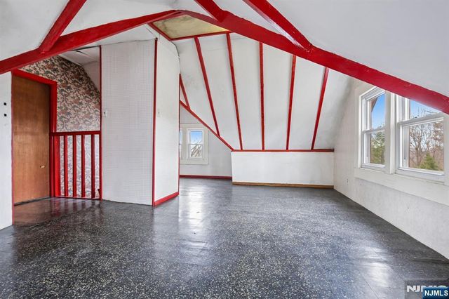 161 Chestnut Street, Leonia, NJ 07605
