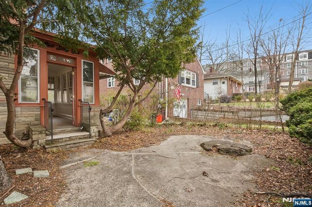 161 Chestnut Street, Leonia, NJ 07605