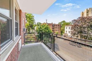 440 Warburton Avenue 2E, Yonkers, NY 10701
