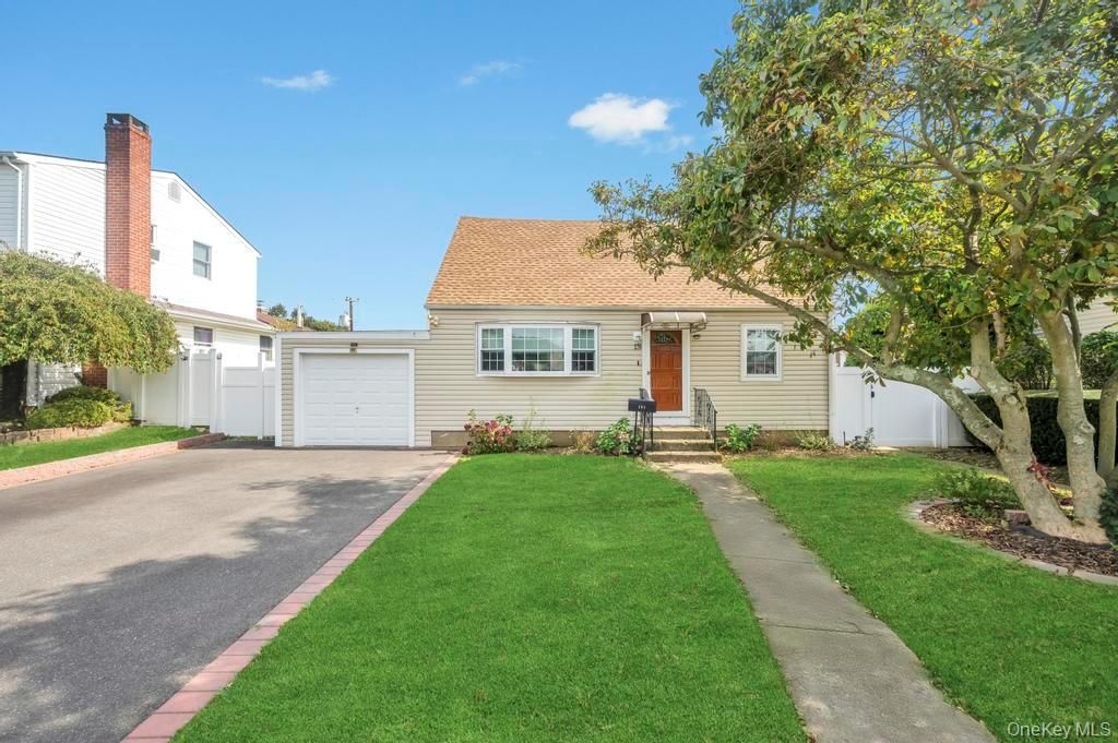 131 Lee Avenue, Hicksville, NY 11801