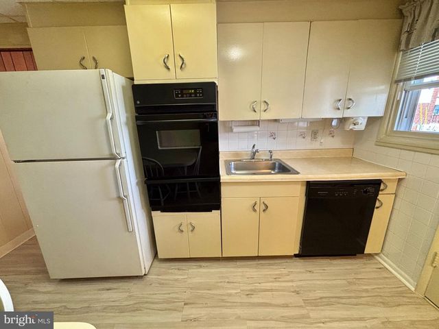 1557 BLACKROCK RD, Swarthmore, PA 19081