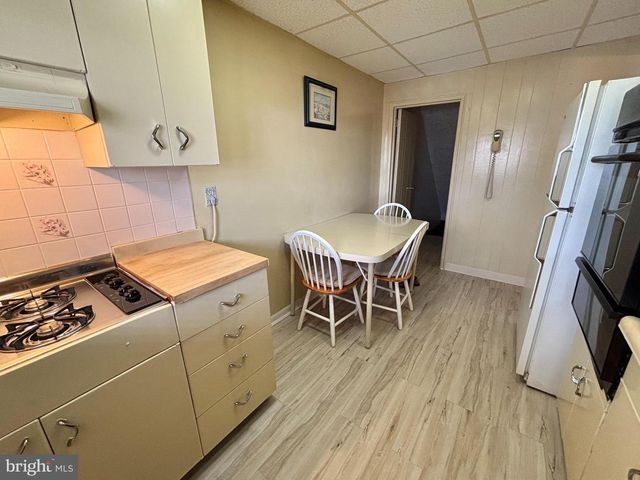 1557 BLACKROCK RD, Swarthmore, PA 19081