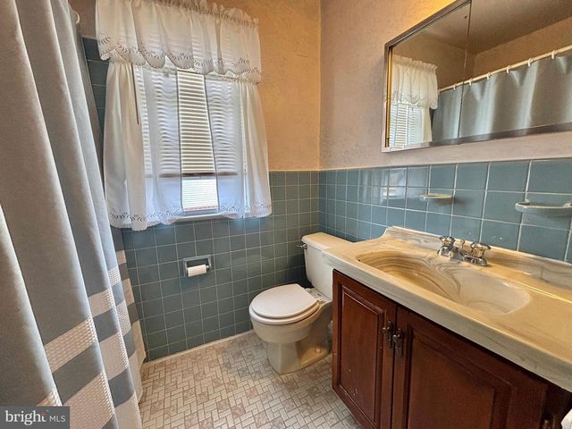 1557 BLACKROCK RD, Swarthmore, PA 19081