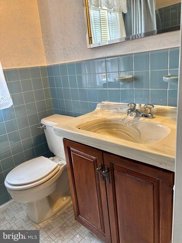 1557 BLACKROCK RD, Swarthmore, PA 19081