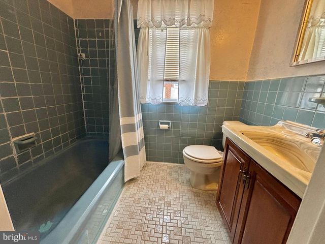 1557 BLACKROCK RD, Swarthmore, PA 19081