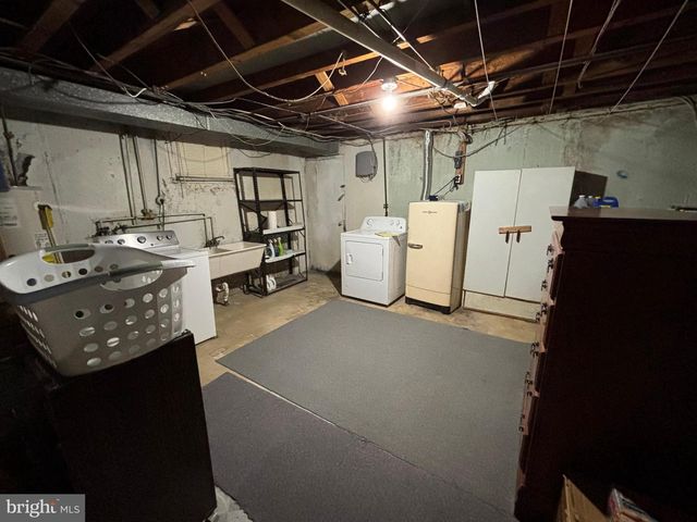 1557 BLACKROCK RD, Swarthmore, PA 19081