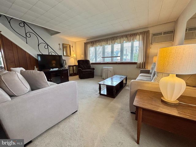 1557 BLACKROCK RD, Swarthmore, PA 19081