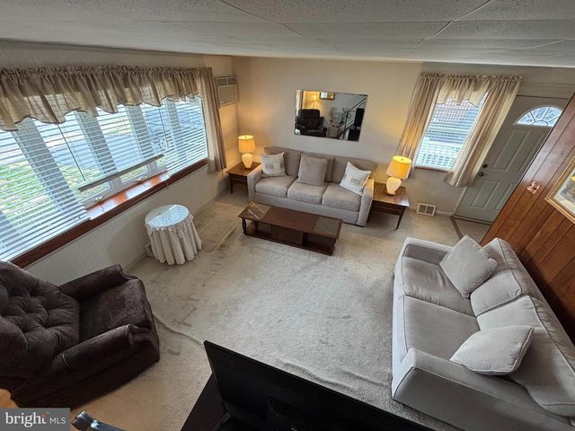 1557 BLACKROCK RD, Swarthmore, PA 19081