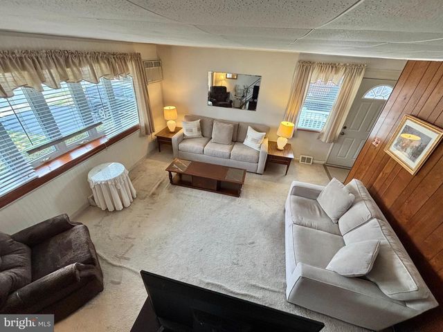 1557 BLACKROCK RD, Swarthmore, PA 19081