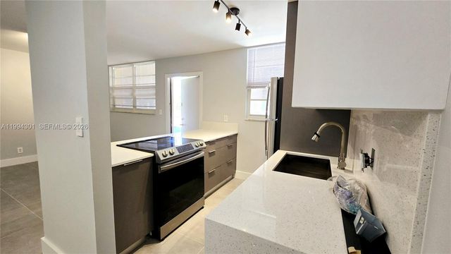 1811 Jefferson Street 202, Hollywood, FL 33020