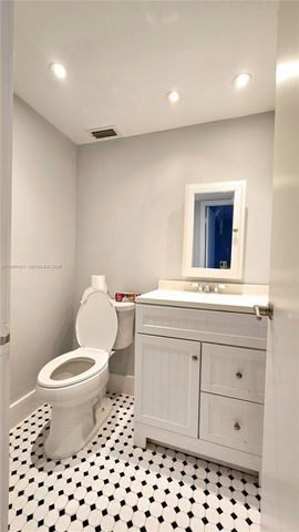 1811 Jefferson Street 202, Hollywood, FL 33020