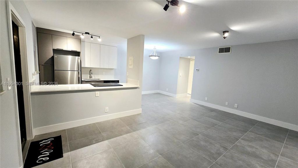 1811 Jefferson Street 202, Hollywood, FL 33020