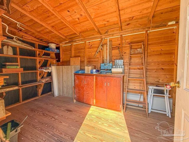 6558 Cedar St, Milton, FL 32570