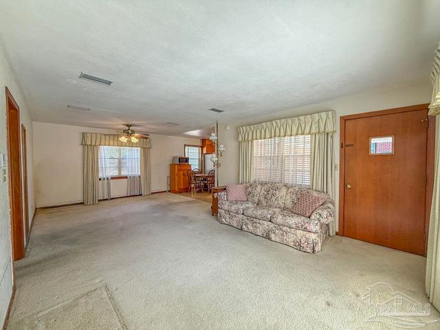 6558 Cedar St, Milton, FL 32570