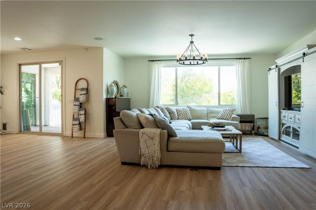 520 Hunter Flat Street, Las Vegas, NV 89138