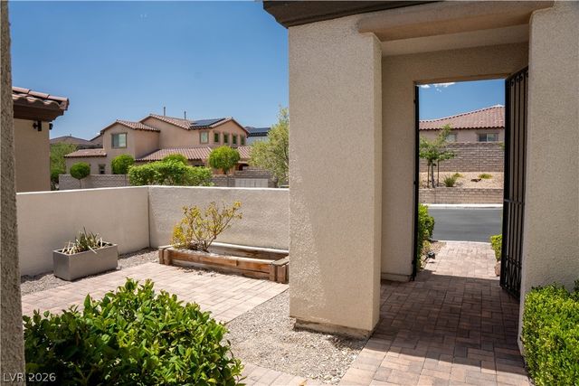 520 Hunter Flat Street, Las Vegas, NV 89138